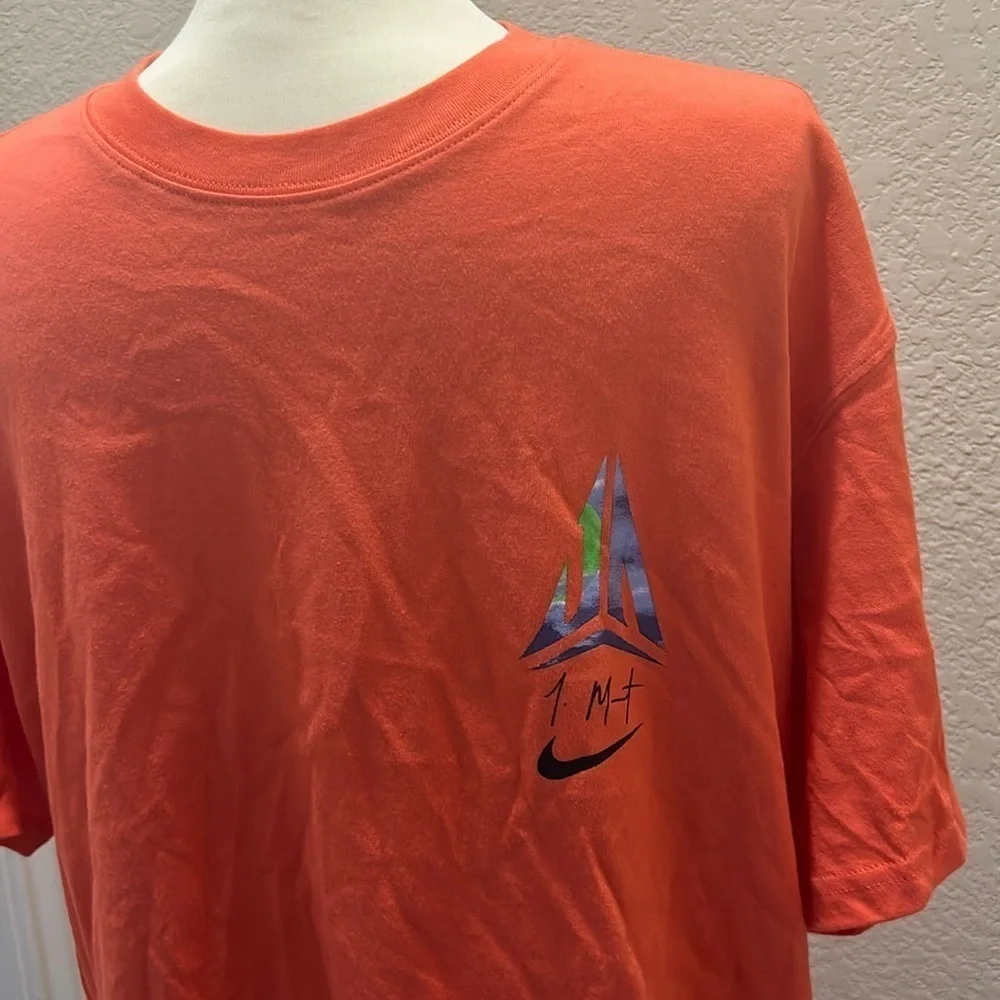 Nike Graphic Tee NWOT Nike tee LOOSE FIT